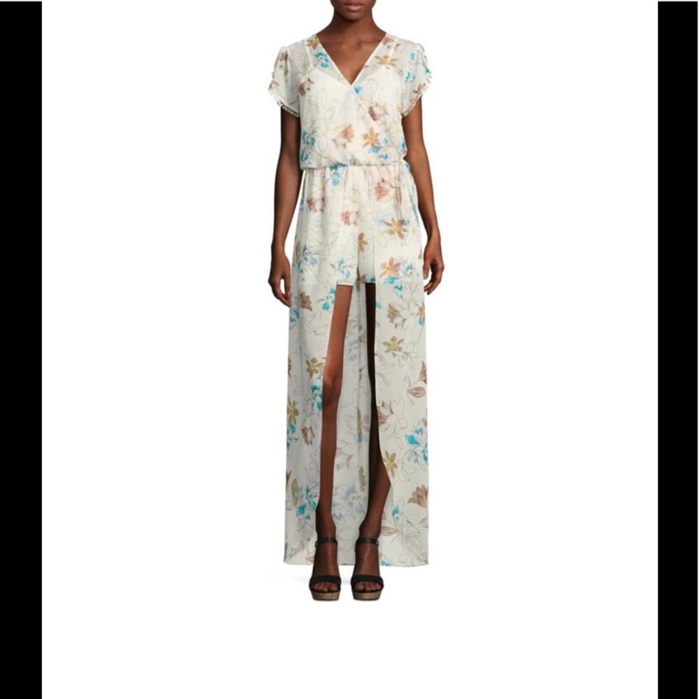 ☑️City Triangles Short Sleeve Romper